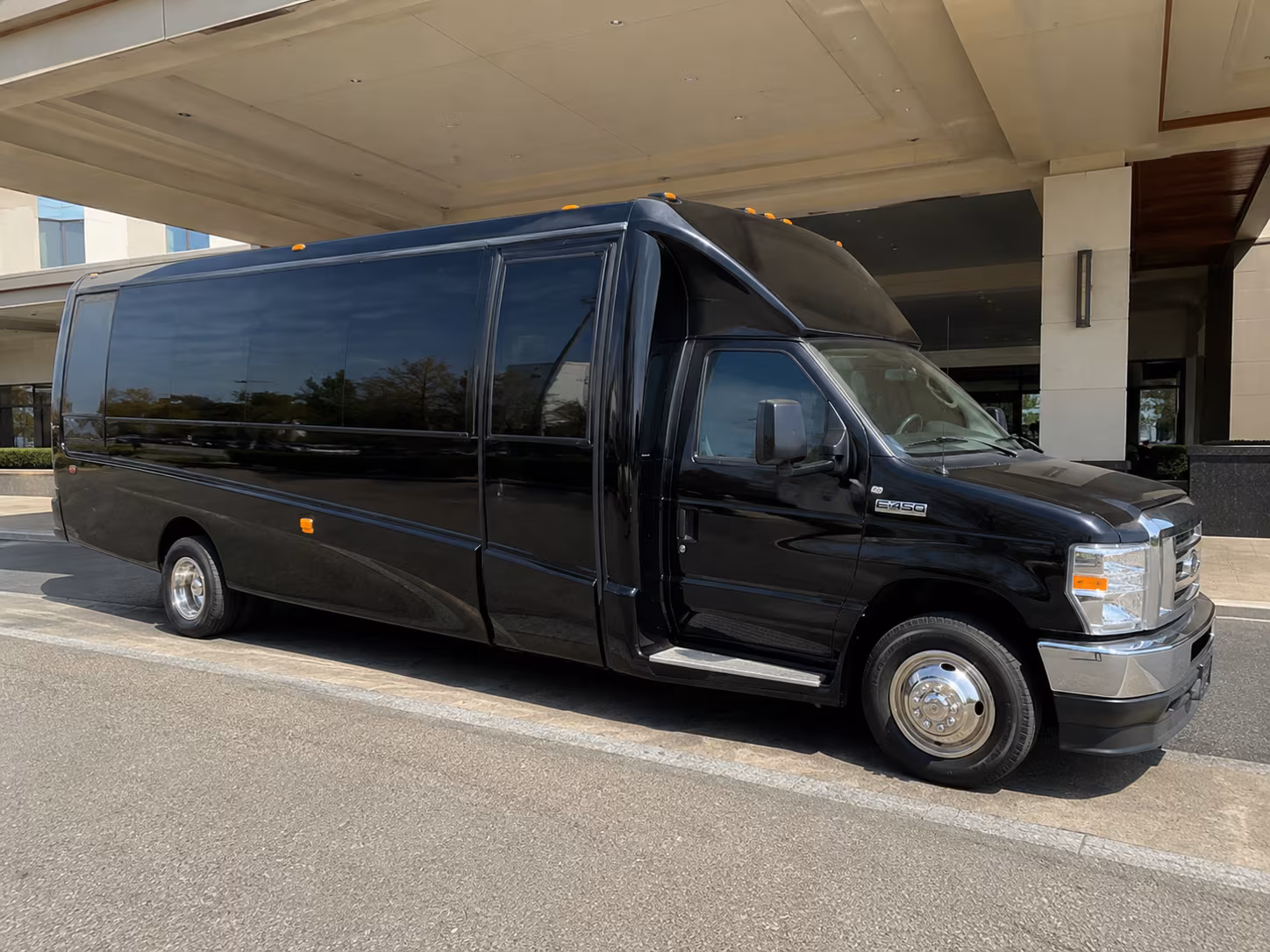 Nashville Birthday, Sweet 16, & Quinceañera Transportation onboard seating