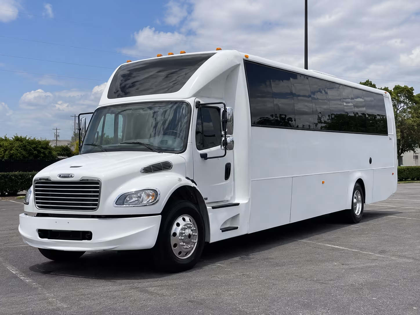 Nashville Winery Tour & Pub Crawl Transportation party bus exterior